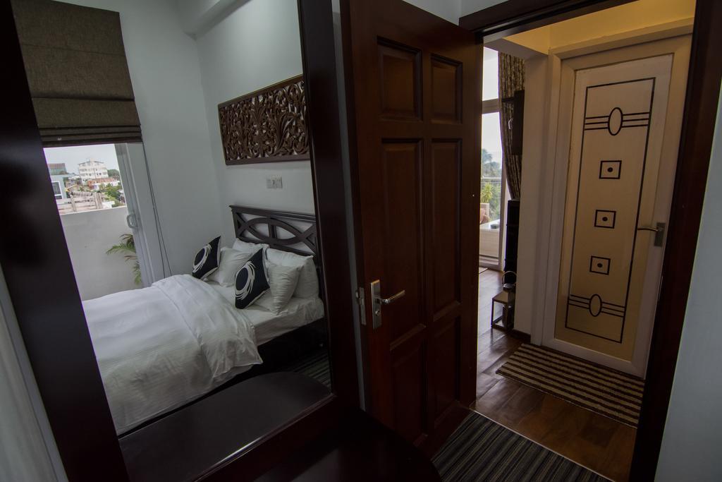 Cozy Sea View Luxury Apartment, Fully Furnished, 2 Bedrooms, 2 Bathrooms 마운트 라비니아 외부 사진