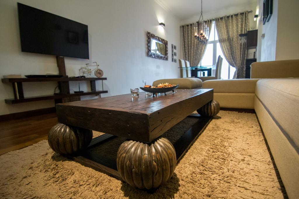 Cozy Sea View Luxury Apartment, Fully Furnished, 2 Bedrooms, 2 Bathrooms 마운트 라비니아 외부 사진