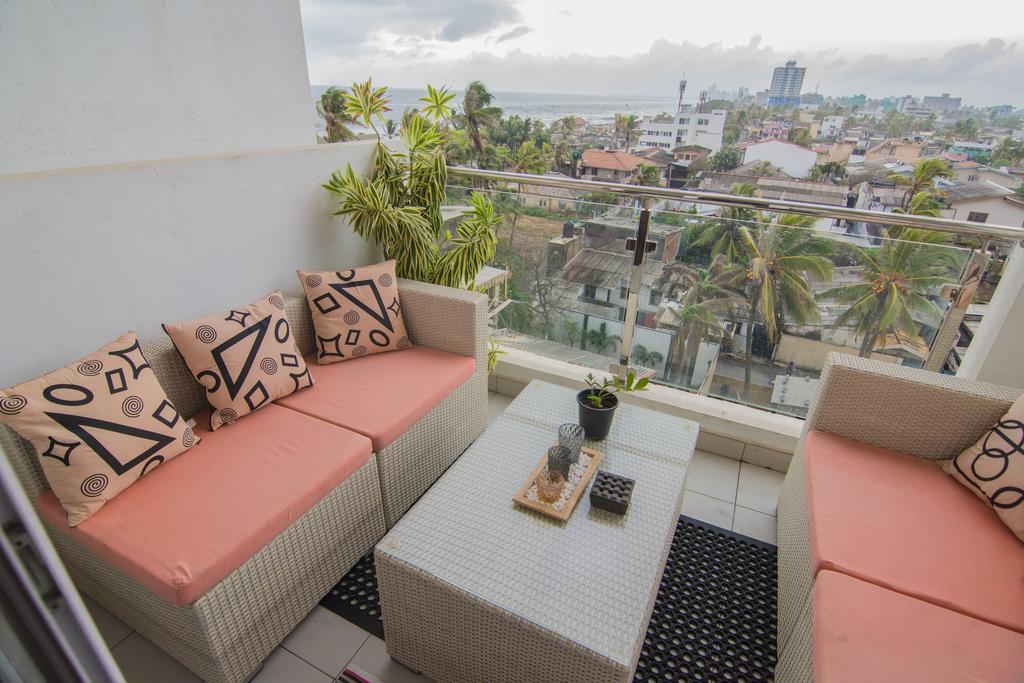 Cozy Sea View Luxury Apartment, Fully Furnished, 2 Bedrooms, 2 Bathrooms 마운트 라비니아 외부 사진