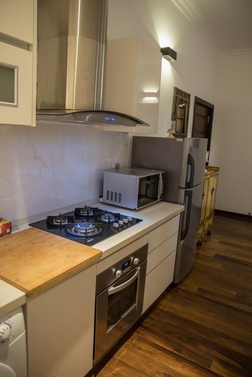 Cozy Sea View Luxury Apartment, Fully Furnished, 2 Bedrooms, 2 Bathrooms 마운트 라비니아 외부 사진