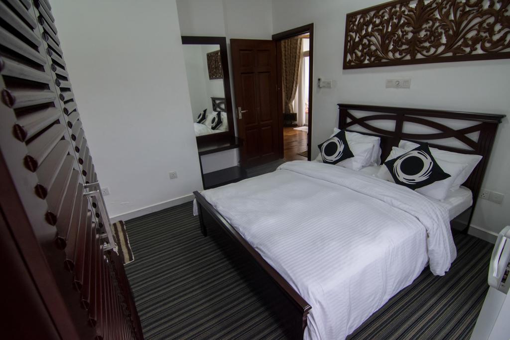 Cozy Sea View Luxury Apartment, Fully Furnished, 2 Bedrooms, 2 Bathrooms 마운트 라비니아 외부 사진