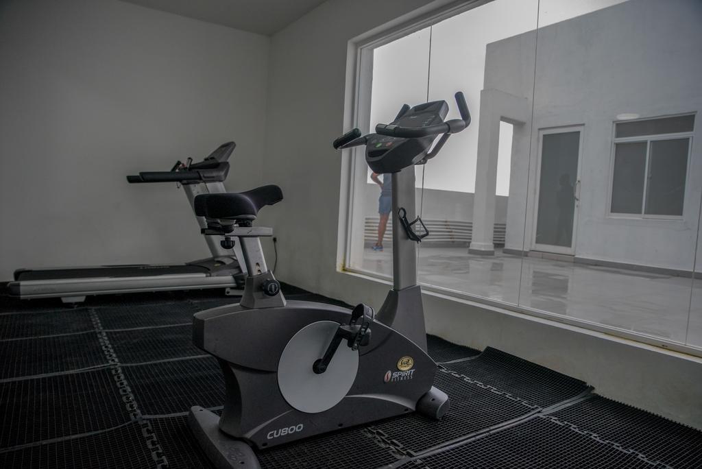 Sea View Luxury Apartment, Fully Furnished, 2 Bedrooms, 2 Bathrooms 마운트 라비니아 외부 사진