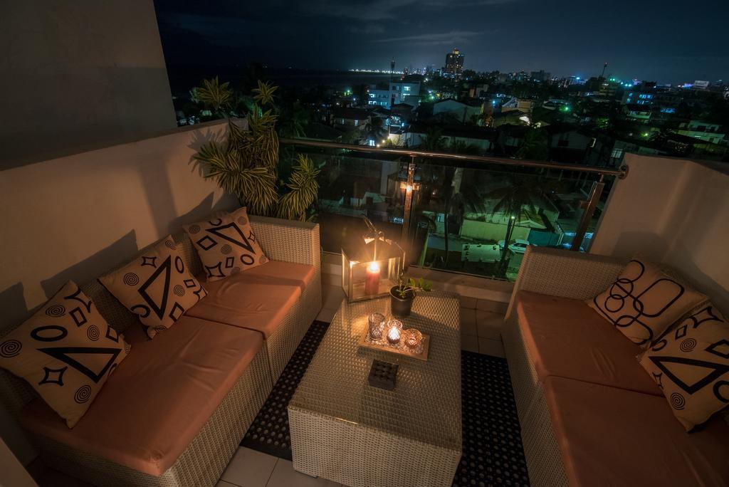 Cozy Sea View Luxury Apartment, Fully Furnished, 2 Bedrooms, 2 Bathrooms 마운트 라비니아 외부 사진